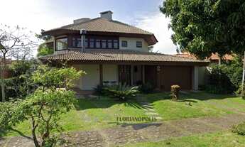 Imagem: Casa Padrão em rua interna no bairro, super