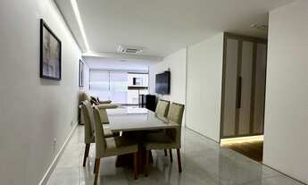 Imagem 2: Apartamento com 4 dormitórios (2 suítes) 2 vagas de garagem na quadra do mar. Lazer na cob