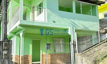 Imagem: Casa duplex com 04 quartos e garagem coberta