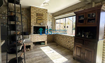 Imagem 3: Casa Duplex com 3 quartos, sendo 1 suíte em amplo terreno de esquina a 400m da Praia do Ma