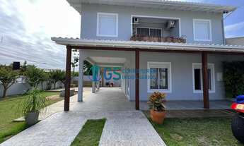 Imagem: Casa duplex mobiliada em terreno de esquina