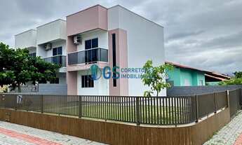 Imagem: Sobrado de 2 quartos com amplo terreno privativo