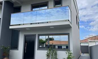 Imagem: Amplo Sobrado de 115m² com 3 Quartos sendo