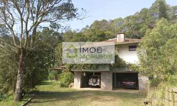 Imagem 4: Sítio à Venda com 20.000m² – Casa Sede, Piscina, Nascente, Casas Extras – Ideal para Lazer