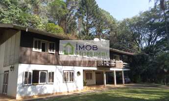 Imagem 7: Sítio à Venda com 20.000m² – Casa Sede, Piscina, Nascente, Casas Extras – Ideal para Lazer