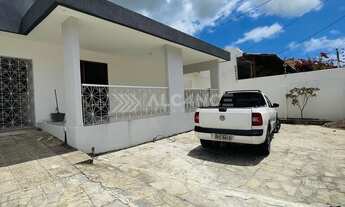 Imagem: Casa - 4 Quartos - 1 Suíte - 260 m²