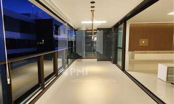 Imagem 6: Apartamento de 212 m² com 4 suítes, em andar alto e excelente ventilação, localizado em co