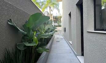 Imagem 3: Casa à venda em Alphaville, com 4 quartos e 3 vagas 640m² R$10.800.000 18 do Forte - San