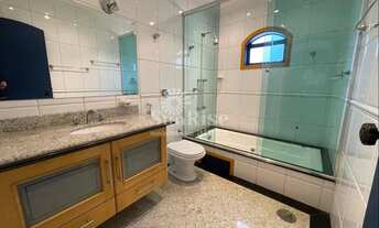 Imagem 5: Casa de alto padrão à venda com 1.120m² de terreno - 3 quartos e 4 vagas - 332,50 m² AC po