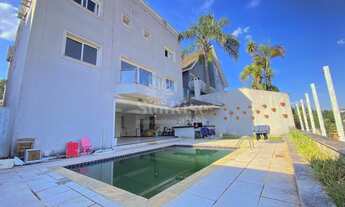 Imagem: Casa em condomínio com 695 m² de área