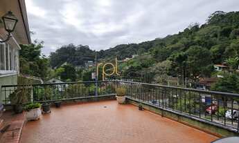 Imagem 1: Apartamento à venda no bairro Castelanea - Petrópolis/RJ