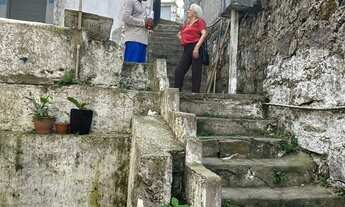 Imagem 2: Terreno com Quatro casas- Morro do Fontana-Santos-SP