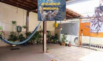 Imagem: Casa com 4 quartos, varanda com churrasqueira