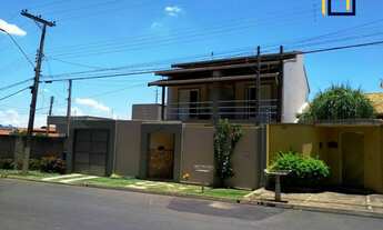 Imagem: Casa Sobrado, 4 dormitórios na Rua Santa