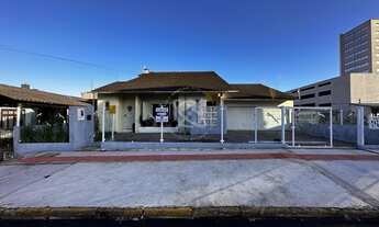 Imagem: CASA À VENDA NO CENTRO DE ARARANGUÁ/SC