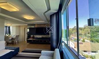 Imagem 2: Amplo apartamento com vista para o lago