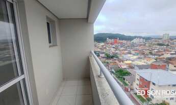 Imagem 7: Apartamento á venda em São José/SC, com 2 quartos sendo 1 suite, ótima localização, desocu