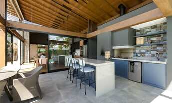 Imagem 7: Casa Alto Padrão localizada em condomínio fechado com acesso exclusivo à Lagoa de Ibiraque