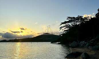 Imagem: Terreno com matrícula na beira da lagoa