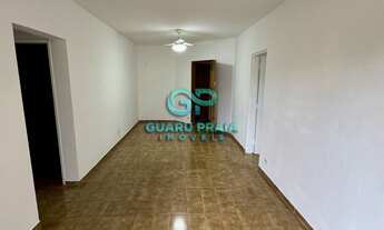 Imagem 3: 2 dormitórios, sala para 2 ambientes com sacada, vaga de garagem