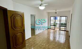 Imagem 2: 2 dormitórios, sala para 2 ambientes com sacada, vaga de garagem