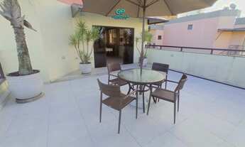 Imagem 6: 3 dormitórios com armários, sendo 2 suítes, sala ampla para 2 ambientes com sacada, despen