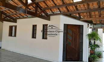 Imagem: Casa à venda no bairro Carangola - Pindamonhangaba/SP