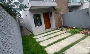 Imagem: Sobrado à venda no bairro Ingleses do Rio