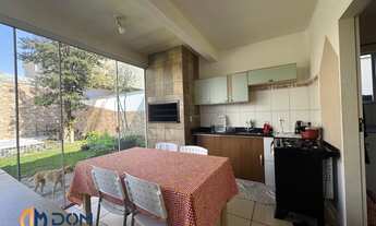 Imagem 7: Casa com 279m2 de área construída localizada aproximadamente 2,7km da praia dos Ingleses