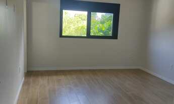 Imagem 5: Sobrado com 150m² á aproximadamente 950 metros da praia de Canasvieiras