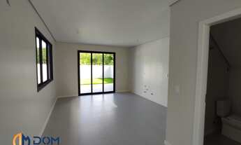 Imagem 2: Sobrado com 150m² á aproximadamente 950 metros da praia de Canasvieiras