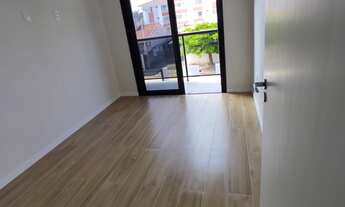 Imagem 6: Sobrado com 150m² á aproximadamente 950 metros da praia de Canasvieiras