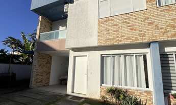 Imagem: Sobrado geminado em condomínio localizado