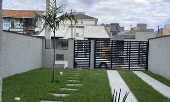 Imagem 3: Sobrado com 3 dormitórios e amplo pátio, localizado na praia dos Ingleses, Florianópolis/S