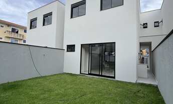 Imagem 4: Sobrado com 3 dormitórios e amplo pátio, localizado na praia dos Ingleses, Florianópolis/S