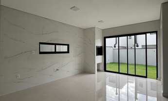 Imagem 7: Sobrado com 3 dormitórios e amplo pátio, localizado na praia dos Ingleses, Florianópolis/S