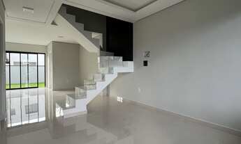 Imagem 6: Sobrado com 3 dormitórios e amplo pátio, localizado na praia dos Ingleses, Florianópolis/S