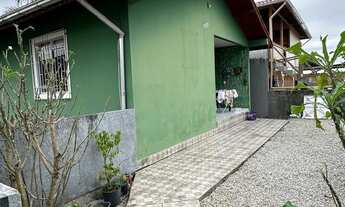 Imagem: Casa com 80m² mais 2 apartamentos á aproximadamente