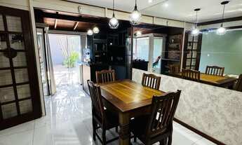 Imagem 4: Casa com piscina, 280m2 de área construída, localizada aproximadamente 3,5km Praia dos In