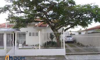 Imagem: Casa Padrão - aproximadamente 2km da praia