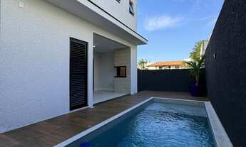 Imagem 2: Casa Alto Padrão com 209m² á aproximadamente 800 metros da Praia dos Ingleses