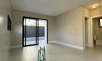 Imagem 3: Casa Alto Padrão com 209m² á aproximadamente 800 metros da Praia dos Ingleses