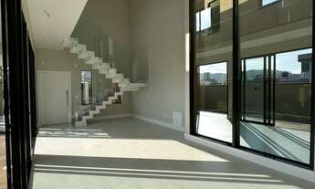 Imagem 3: Casa Alto Padrão com 209m² á aproximadamente 800 metros da Praia dos Ingleses