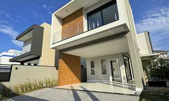 Imagem 2: Casa Alto Padrão com 209m² á aproximadamente 800 metros da Praia dos Ingleses