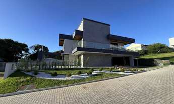 Imagem 2: Casa Alto Padrão em condomínio fechado, localizada a 100 metros da praia dos Ingleses, Flo