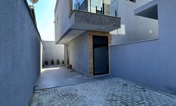 Imagem: Sobrado à venda no bairro Ingleses do Rio