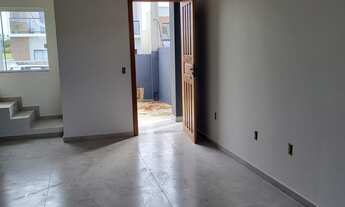 Imagem 2: Sobrado à venda no bairro São João do Rio Vermelho - Florianópolis/SC