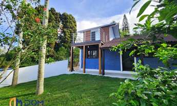 Imagem: Casa Chalé em condomínio, localizado aproximadamente