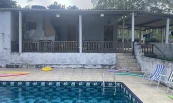 Imagem: Chácara com piscina e escritura