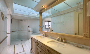 Imagem 5: Apartamento Alto Padrão com 4 suítes, 443m² privativos, 4 vagas de garagem, no Batel, Curi